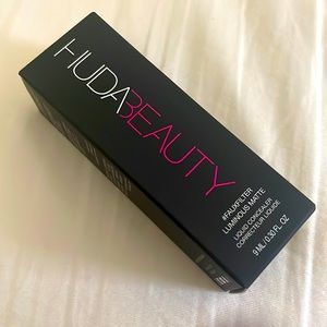 Huda Beauty fauxfilter luminous matte